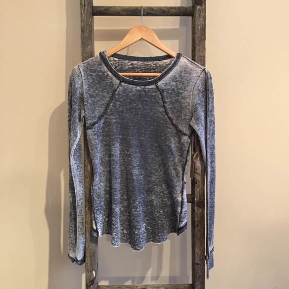 R+R Surplus Tops - R+R SURPLUS Navy Blue Cross Back Raglan Tee